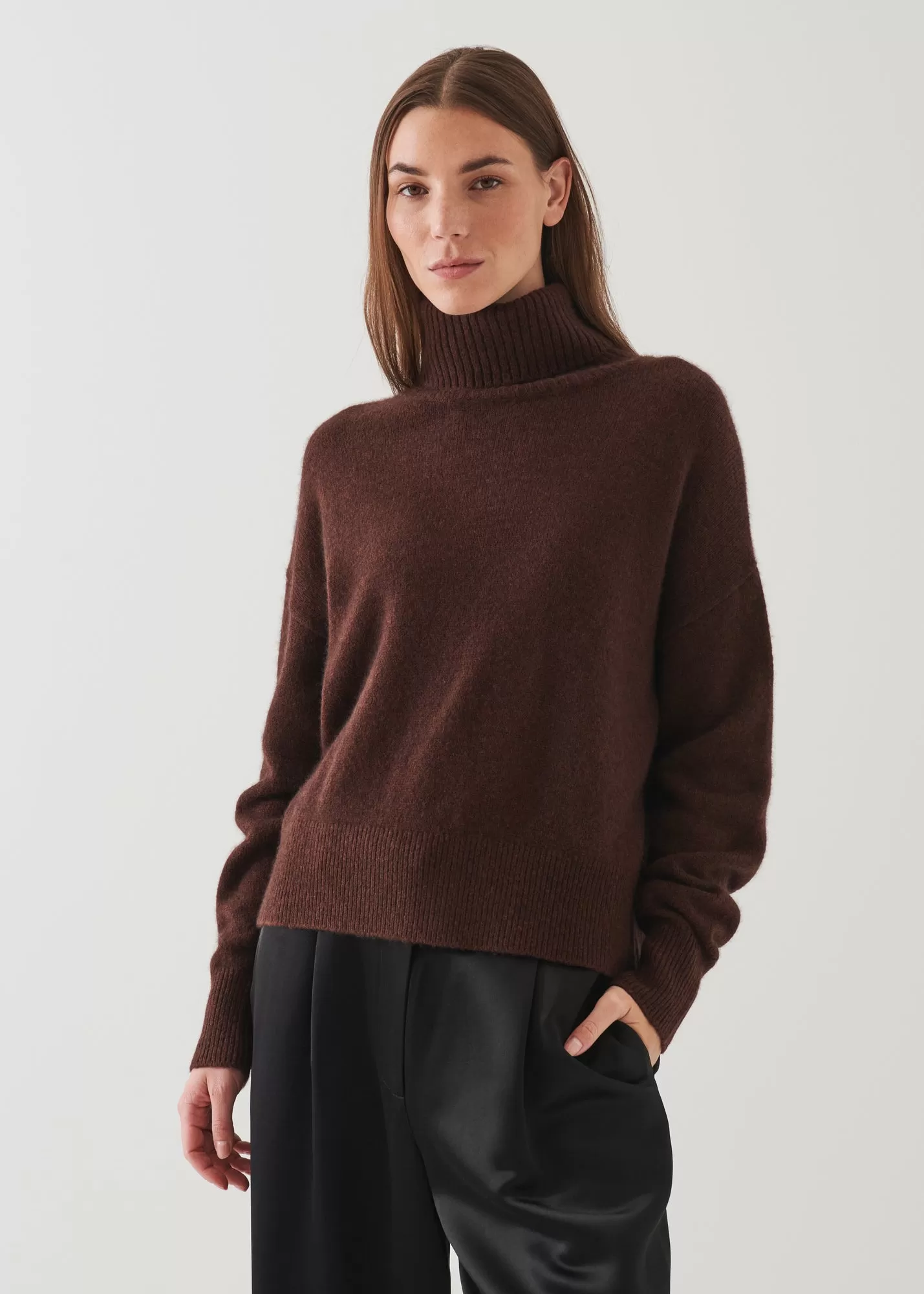 CASHMERE BLEND TURTLENECK