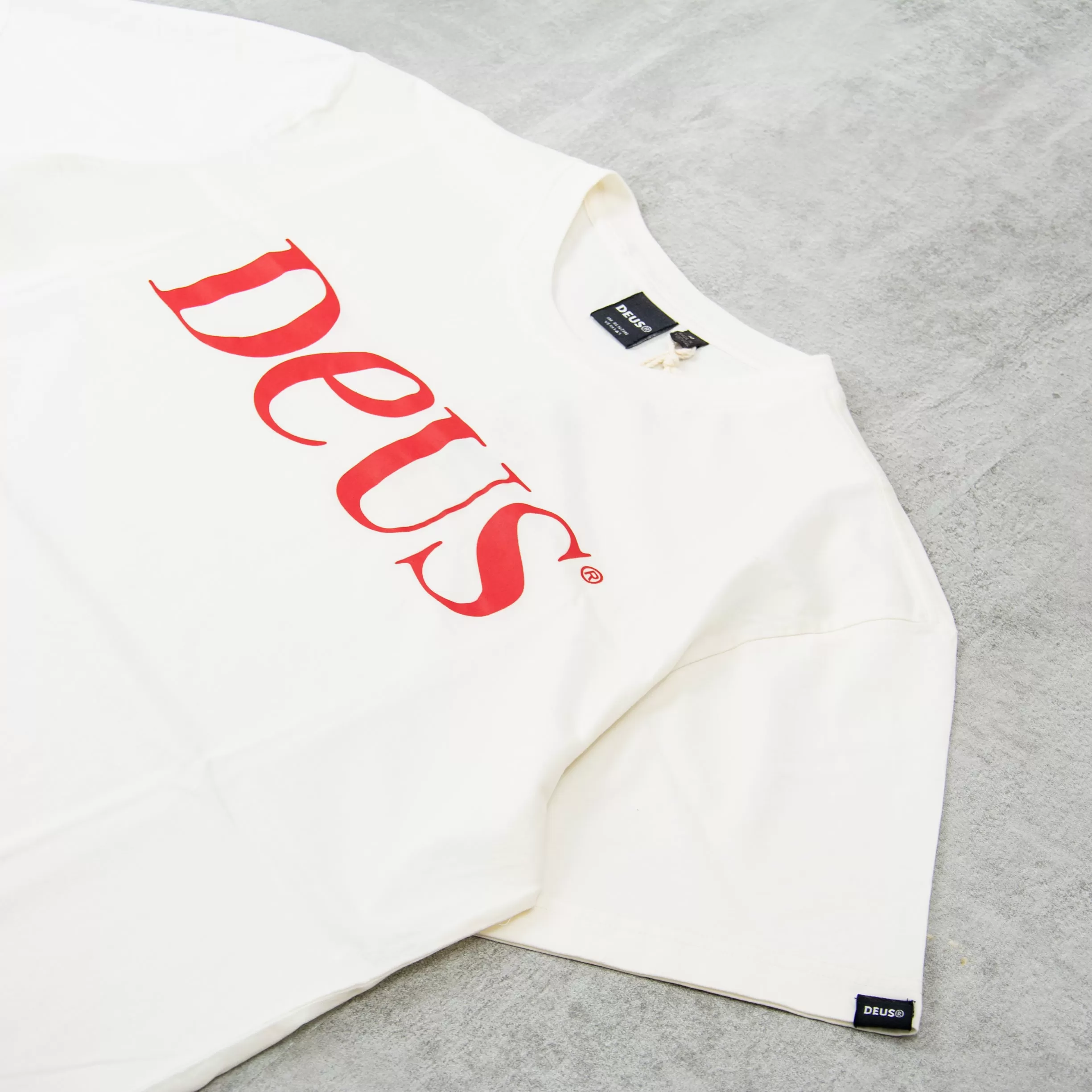 Deus ex Machina Rico Tee - Vintage White