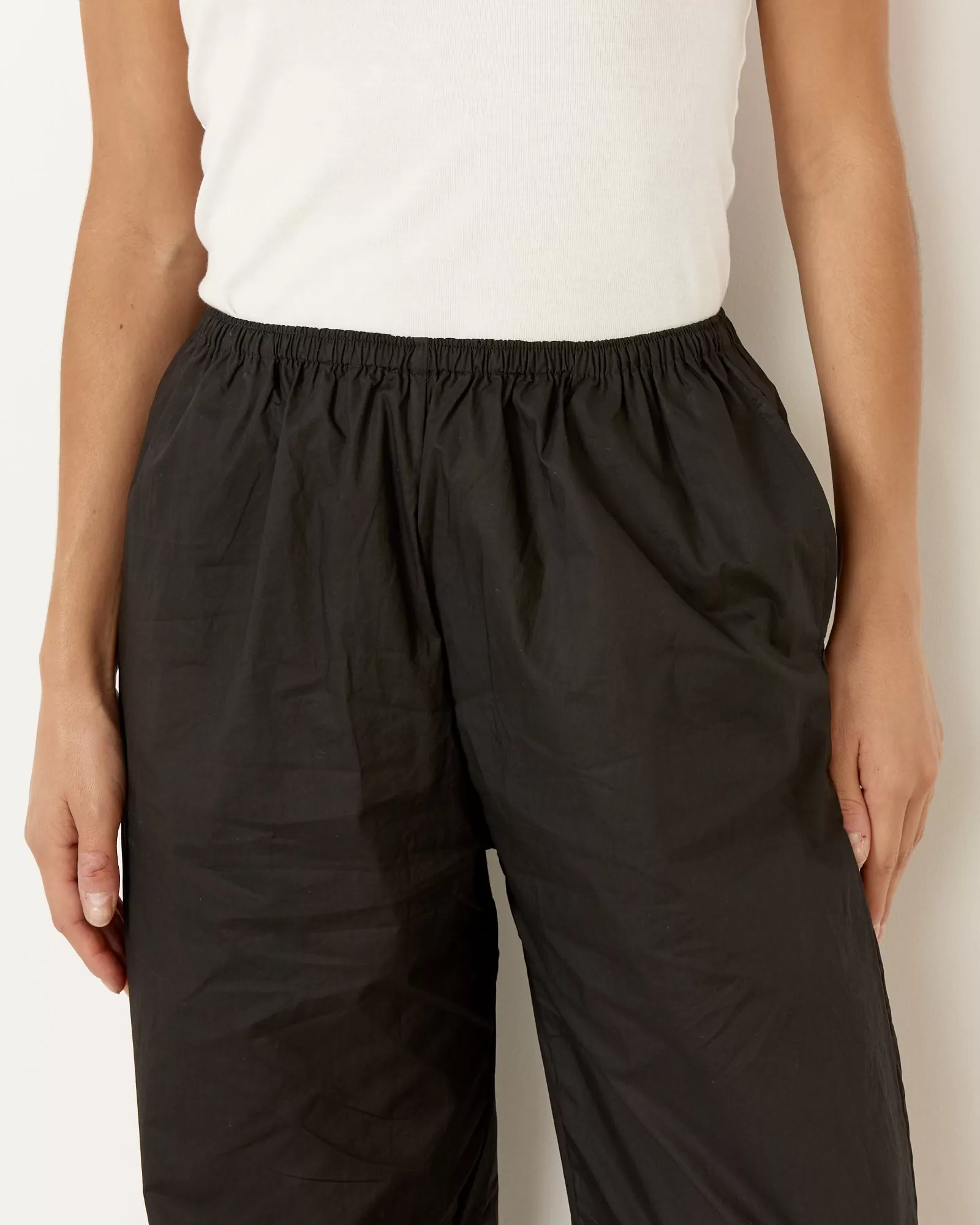 Ease Trouser in Black