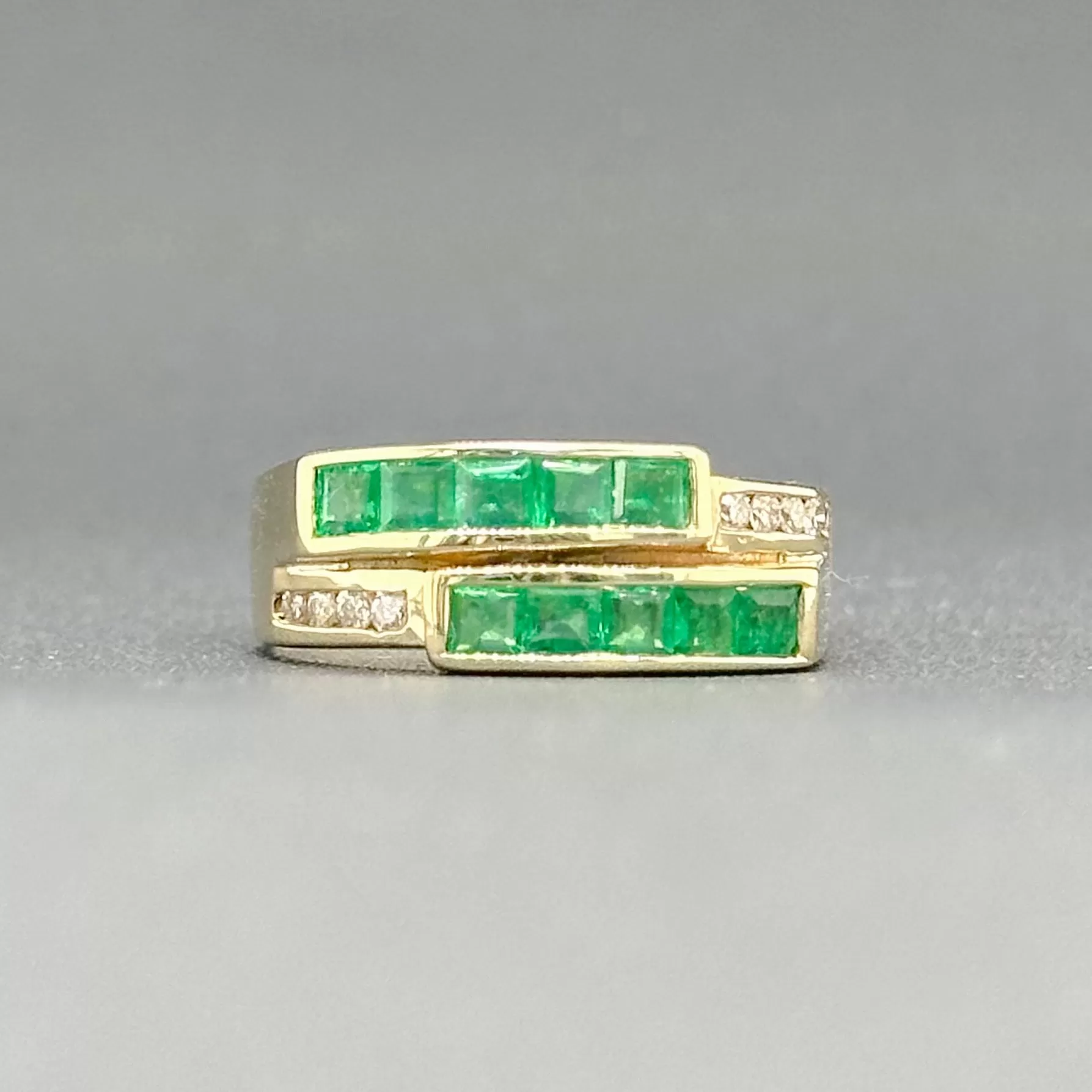 Estate 14K Y Gold 0.20ctw Emerald & 0.06ctw I-J/SI1-2 Diamond Ring