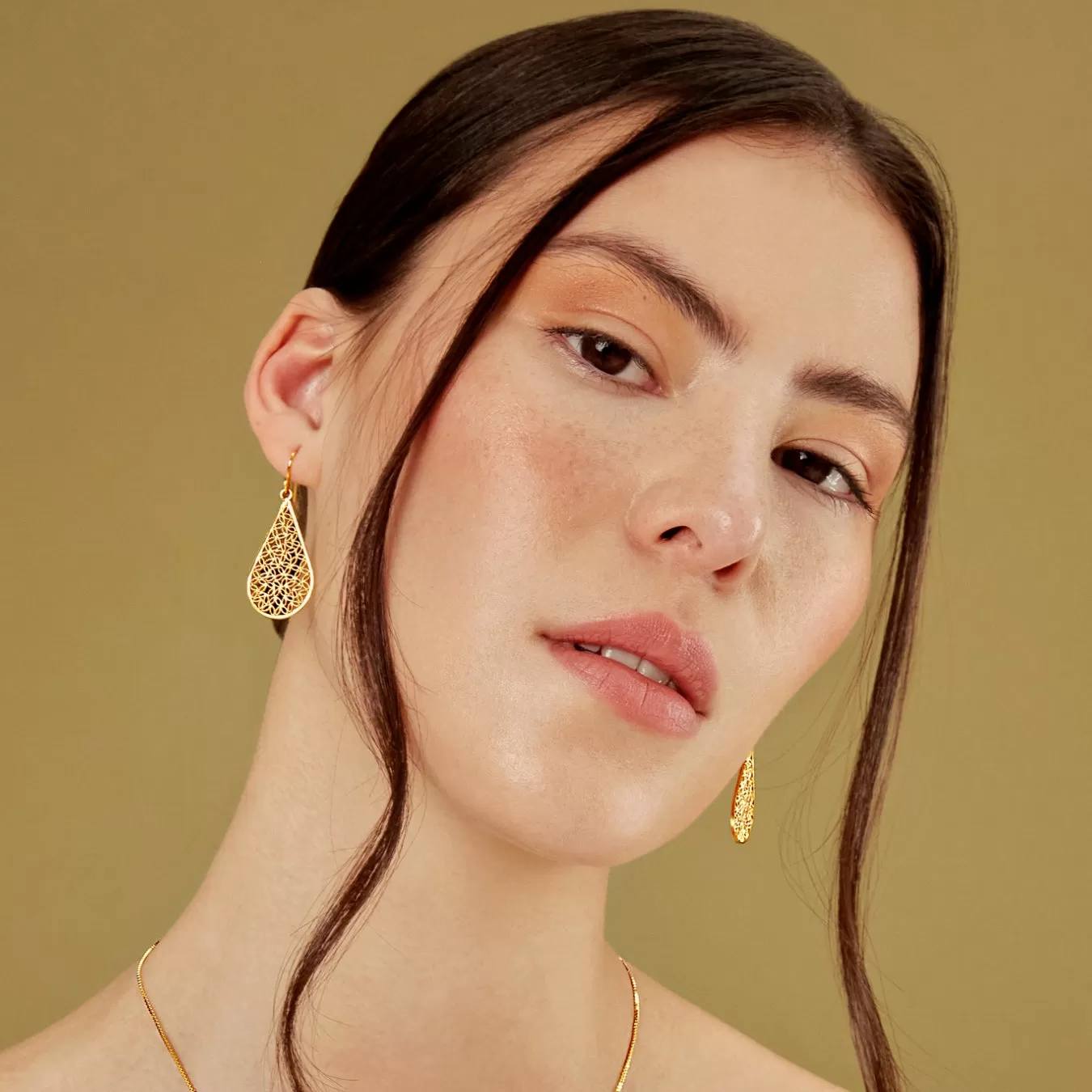 FLORA GOLD MEDIUM EARRINGS FILIGREE