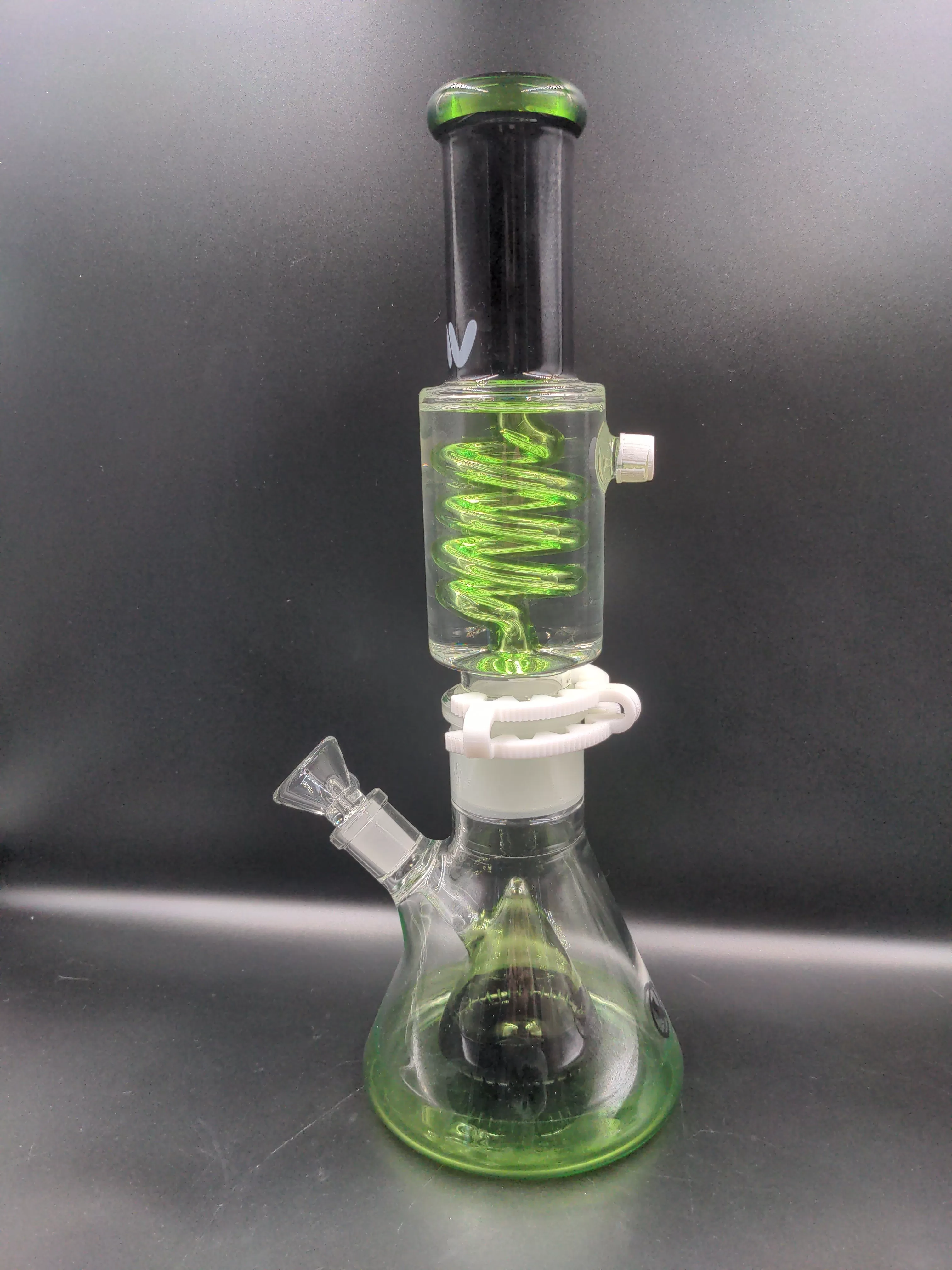 MAV 14 Freezable Coil Slitted Pyramid Beaker - Black/Green