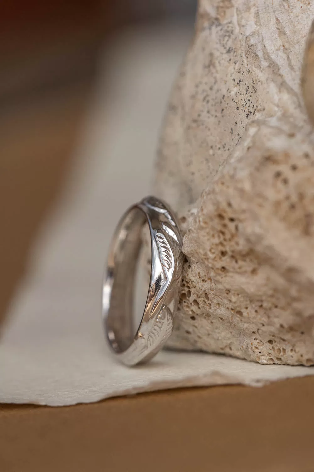 READY TO SHIP: white gold leaves wedding band in 14K white gold, comfort fit ring 4 mm, RING SIZE 7 US