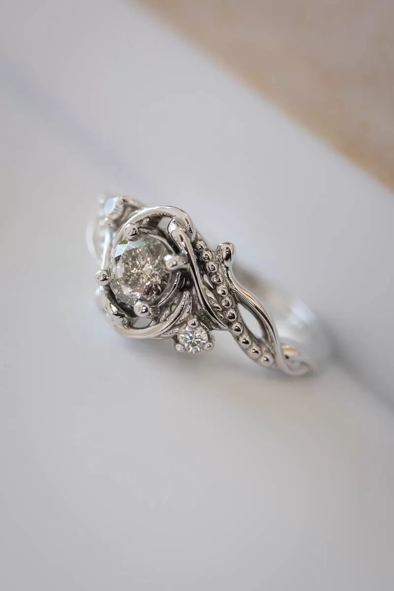 Salt and pepper diamond engagement ring  / Undina