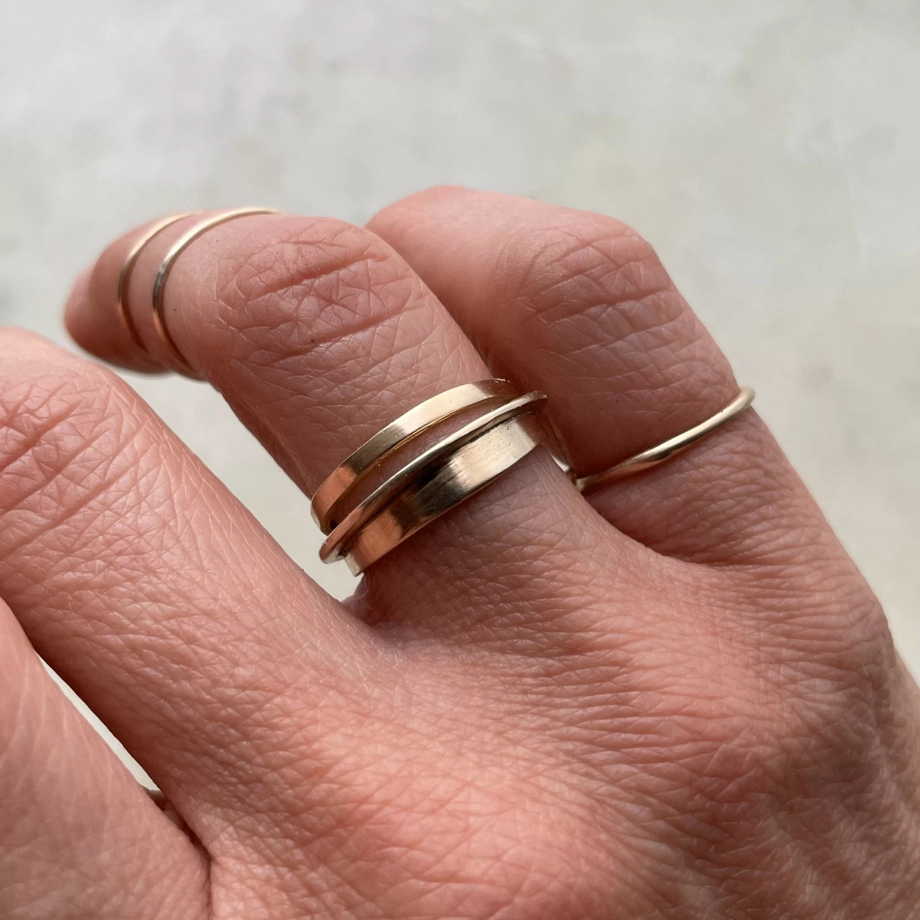 SELF-STACKER RING