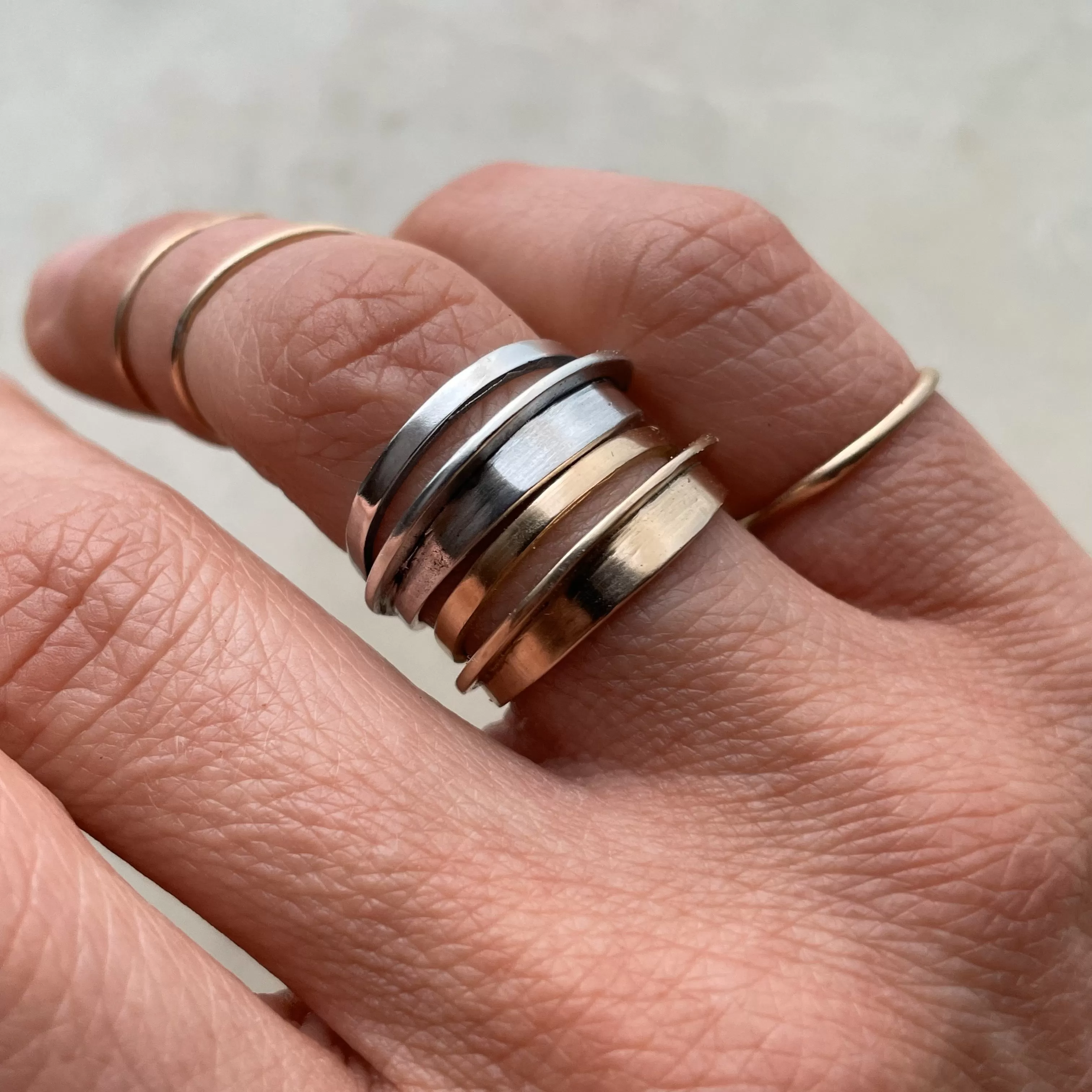 SELF-STACKER RING