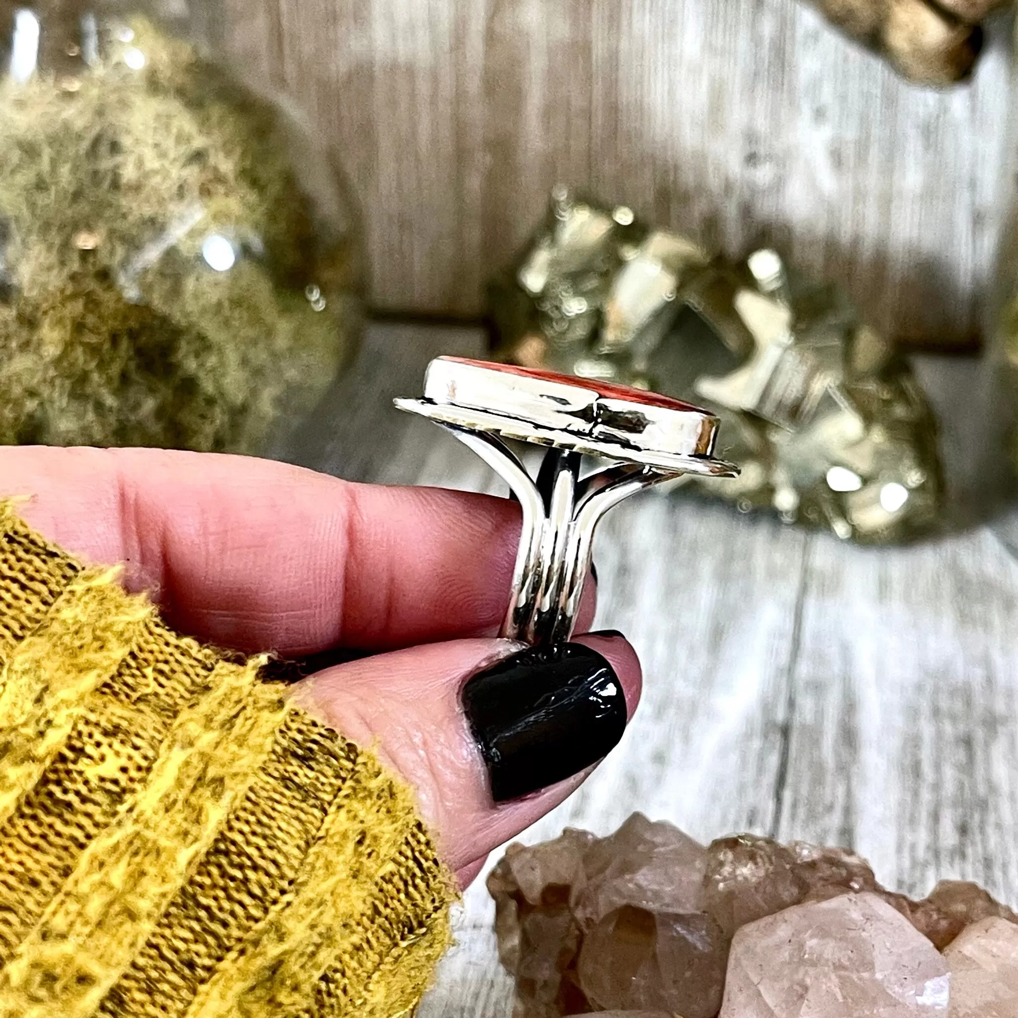 Size 8 Stunning Spiny Oyster Statement Ring Set in Sterling Silver / Curated by FOXLARK Collection