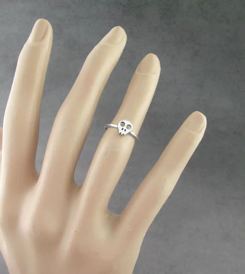 Tiny Flat Skull Toe-Midi-Knuckle Ring, Adjustable